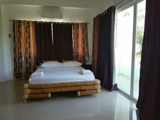 Hangout Beach Resort Катіклан Екстер'єр фото