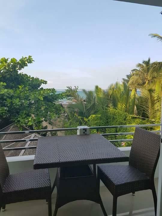 Hangout Beach Resort Катіклан Екстер'єр фото